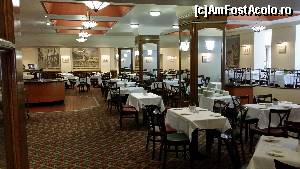 [P08] Interiorul restaurantului.  » foto by ovidescu
 - 
<span class="allrVoted glyphicon glyphicon-heart hidden" id="av520860"></span>
<a class="m-l-10 hidden" id="sv520860" onclick="voting_Foto_DelVot(,520860,16688)" role="button">șterge vot <span class="glyphicon glyphicon-remove"></span></a>
<a id="v9520860" class=" c-red"  onclick="voting_Foto_SetVot(520860)" role="button"><span class="glyphicon glyphicon-heart-empty"></span> <b>LIKE</b> = Votează poza</a> <img class="hidden"  id="f520860W9" src="/imagini/loader.gif" border="0" /><span class="AjErrMes hidden" id="e520860ErM"></span>