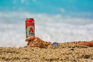 [P16] O astfel de bere cumparata de la ambulantii de pe plaja va costa 3 EUR. Daca o cumparati voi de la magazinul din Agios Nikitas, atunci cand plecati la plaja va duce la 50 de centi. » foto by Vlahos2003
 - 
<span class="allrVoted glyphicon glyphicon-heart hidden" id="av521100"></span>
<a class="m-l-10 hidden" id="sv521100" onclick="voting_Foto_DelVot(,521100,16694)" role="button">șterge vot <span class="glyphicon glyphicon-remove"></span></a>
<a id="v9521100" class=" c-red"  onclick="voting_Foto_SetVot(521100)" role="button"><span class="glyphicon glyphicon-heart-empty"></span> <b>LIKE</b> = Votează poza</a> <img class="hidden"  id="f521100W9" src="/imagini/loader.gif" border="0" /><span class="AjErrMes hidden" id="e521100ErM"></span>