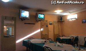 [P20] Pensiunea Iozefini - str. Tudor Vladimirescu, nr. 88, loc. Floresti, jud Cluj, in sala de la parter am vazut prima repriza a meciului Franta - Germania, de la CM Brazilia. Scor final 0-1 :)  » foto by creivean
 - 
<span class="allrVoted glyphicon glyphicon-heart hidden" id="av522290"></span>
<a class="m-l-10 hidden" id="sv522290" onclick="voting_Foto_DelVot(,522290,16723)" role="button">șterge vot <span class="glyphicon glyphicon-remove"></span></a>
<a id="v9522290" class=" c-red"  onclick="voting_Foto_SetVot(522290)" role="button"><span class="glyphicon glyphicon-heart-empty"></span> <b>LIKE</b> = Votează poza</a> <img class="hidden"  id="f522290W9" src="/imagini/loader.gif" border="0" /><span class="AjErrMes hidden" id="e522290ErM"></span>