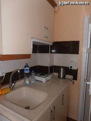 [P10] Raman Sultan Suites - parte a chicinetei, noi nu am folosit nimic » foto by sunflower
 - 
<span class="allrVoted glyphicon glyphicon-heart hidden" id="av522819"></span>
<a class="m-l-10 hidden" id="sv522819" onclick="voting_Foto_DelVot(,522819,16738)" role="button">șterge vot <span class="glyphicon glyphicon-remove"></span></a>
<a id="v9522819" class=" c-red"  onclick="voting_Foto_SetVot(522819)" role="button"><span class="glyphicon glyphicon-heart-empty"></span> <b>LIKE</b> = Votează poza</a> <img class="hidden"  id="f522819W9" src="/imagini/loader.gif" border="0" /><span class="AjErrMes hidden" id="e522819ErM"></span>