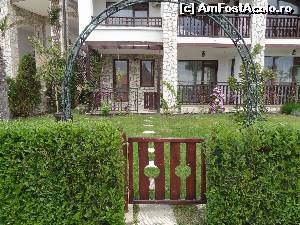 [P07] Cam aşa arată intrarea într-un apartament » foto by Marian Preda
 - 
<span class="allrVoted glyphicon glyphicon-heart hidden" id="av661778"></span>
<a class="m-l-10 hidden" id="sv661778" onclick="voting_Foto_DelVot(,661778,16744)" role="button">șterge vot <span class="glyphicon glyphicon-remove"></span></a>
<a id="v9661778" class=" c-red"  onclick="voting_Foto_SetVot(661778)" role="button"><span class="glyphicon glyphicon-heart-empty"></span> <b>LIKE</b> = Votează poza</a> <img class="hidden"  id="f661778W9" src="/imagini/loader.gif" border="0" /><span class="AjErrMes hidden" id="e661778ErM"></span>