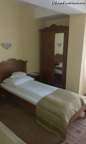 [P15] Lucy Star Hotel, Cluj-Napoca, str. Giordano Bruno, nr. 25-27; camera 202.  » foto by creivean
 - 
<span class="allrVoted glyphicon glyphicon-heart hidden" id="av525039"></span>
<a class="m-l-10 hidden" id="sv525039" onclick="voting_Foto_DelVot(,525039,16787)" role="button">șterge vot <span class="glyphicon glyphicon-remove"></span></a>
<a id="v9525039" class=" c-red"  onclick="voting_Foto_SetVot(525039)" role="button"><span class="glyphicon glyphicon-heart-empty"></span> <b>LIKE</b> = Votează poza</a> <img class="hidden"  id="f525039W9" src="/imagini/loader.gif" border="0" /><span class="AjErrMes hidden" id="e525039ErM"></span>