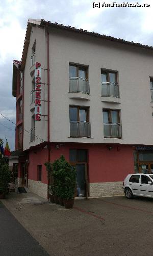 [P03] Lucy Star Hotel, Cluj-Napoca, str. Giordano Bruno, nr. 25-27; hotelul vãzut din stradã.  » foto by creivean
 - 
<span class="allrVoted glyphicon glyphicon-heart hidden" id="av525027"></span>
<a class="m-l-10 hidden" id="sv525027" onclick="voting_Foto_DelVot(,525027,16787)" role="button">șterge vot <span class="glyphicon glyphicon-remove"></span></a>
<a id="v9525027" class=" c-red"  onclick="voting_Foto_SetVot(525027)" role="button"><span class="glyphicon glyphicon-heart-empty"></span> <b>LIKE</b> = Votează poza</a> <img class="hidden"  id="f525027W9" src="/imagini/loader.gif" border="0" /><span class="AjErrMes hidden" id="e525027ErM"></span>