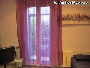 [P14] Draperia de la uşa spre balcon » foto by cdiana
 - 
<span class="allrVoted glyphicon glyphicon-heart hidden" id="av527051"></span>
<a class="m-l-10 hidden" id="sv527051" onclick="voting_Foto_DelVot(,527051,16824)" role="button">șterge vot <span class="glyphicon glyphicon-remove"></span></a>
<a id="v9527051" class=" c-red"  onclick="voting_Foto_SetVot(527051)" role="button"><span class="glyphicon glyphicon-heart-empty"></span> <b>LIKE</b> = Votează poza</a> <img class="hidden"  id="f527051W9" src="/imagini/loader.gif" border="0" /><span class="AjErrMes hidden" id="e527051ErM"></span>