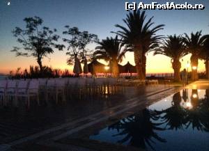 [P04] Aceeasi piscina, noaptea, inainte de spectacol. Se observa soarele la apus si luna, in stanga.  » foto by Hayky
 - 
<span class="allrVoted glyphicon glyphicon-heart hidden" id="av529157"></span>
<a class="m-l-10 hidden" id="sv529157" onclick="voting_Foto_DelVot(,529157,16873)" role="button">șterge vot <span class="glyphicon glyphicon-remove"></span></a>
<a id="v9529157" class=" c-red"  onclick="voting_Foto_SetVot(529157)" role="button"><span class="glyphicon glyphicon-heart-empty"></span> <b>LIKE</b> = Votează poza</a> <img class="hidden"  id="f529157W9" src="/imagini/loader.gif" border="0" /><span class="AjErrMes hidden" id="e529157ErM"></span>