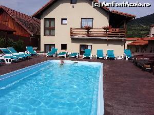 [P02] Piscina extrem de curata » foto by LIHA
 - 
<span class="allrVoted glyphicon glyphicon-heart hidden" id="av534170"></span>
<a class="m-l-10 hidden" id="sv534170" onclick="voting_Foto_DelVot(,534170,16874)" role="button">șterge vot <span class="glyphicon glyphicon-remove"></span></a>
<a id="v9534170" class=" c-red"  onclick="voting_Foto_SetVot(534170)" role="button"><span class="glyphicon glyphicon-heart-empty"></span> <b>LIKE</b> = Votează poza</a> <img class="hidden"  id="f534170W9" src="/imagini/loader.gif" border="0" /><span class="AjErrMes hidden" id="e534170ErM"></span>