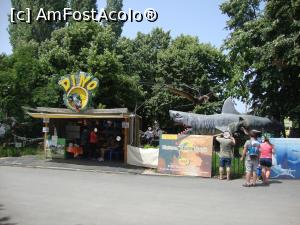 [P68] La intrarea în curtea complexului muzeal este amenajat Natura Dino Park, o expoziție dedicată dinozaurilor, pe care nu am vizitat-o.  » foto by Floryn81
 - 
<span class="allrVoted glyphicon glyphicon-heart hidden" id="av754223"></span>
<a class="m-l-10 hidden" id="sv754223" onclick="voting_Foto_DelVot(,754223,16883)" role="button">șterge vot <span class="glyphicon glyphicon-remove"></span></a>
<a id="v9754223" class=" c-red"  onclick="voting_Foto_SetVot(754223)" role="button"><span class="glyphicon glyphicon-heart-empty"></span> <b>LIKE</b> = Votează poza</a> <img class="hidden"  id="f754223W9" src="/imagini/loader.gif" border="0" /><span class="AjErrMes hidden" id="e754223ErM"></span>