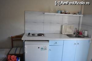 [P03] Locul de gătit situat imediat pe dreapta cum intrai în cameră » foto by Gabise
 - 
<span class="allrVoted glyphicon glyphicon-heart hidden" id="av529757"></span>
<a class="m-l-10 hidden" id="sv529757" onclick="voting_Foto_DelVot(,529757,16884)" role="button">șterge vot <span class="glyphicon glyphicon-remove"></span></a>
<a id="v9529757" class=" c-red"  onclick="voting_Foto_SetVot(529757)" role="button"><span class="glyphicon glyphicon-heart-empty"></span> <b>LIKE</b> = Votează poza</a> <img class="hidden"  id="f529757W9" src="/imagini/loader.gif" border="0" /><span class="AjErrMes hidden" id="e529757ErM"></span>