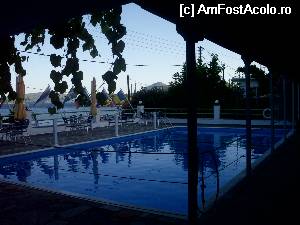 [P03] Piscina » foto by mircea rpd
 - 
<span class="allrVoted glyphicon glyphicon-heart hidden" id="av530712"></span>
<a class="m-l-10 hidden" id="sv530712" onclick="voting_Foto_DelVot(,530712,16892)" role="button">șterge vot <span class="glyphicon glyphicon-remove"></span></a>
<a id="v9530712" class=" c-red"  onclick="voting_Foto_SetVot(530712)" role="button"><span class="glyphicon glyphicon-heart-empty"></span> <b>LIKE</b> = Votează poza</a> <img class="hidden"  id="f530712W9" src="/imagini/loader.gif" border="0" /><span class="AjErrMes hidden" id="e530712ErM"></span>