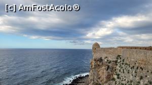 [P15] Privelisti spre mare de la cetatea din Rethymnon » foto by miha48
 - 
<span class="allrVoted glyphicon glyphicon-heart hidden" id="av1314473"></span>
<a class="m-l-10 hidden" id="sv1314473" onclick="voting_Foto_DelVot(,1314473,16947)" role="button">șterge vot <span class="glyphicon glyphicon-remove"></span></a>
<a id="v91314473" class=" c-red"  onclick="voting_Foto_SetVot(1314473)" role="button"><span class="glyphicon glyphicon-heart-empty"></span> <b>LIKE</b> = Votează poza</a> <img class="hidden"  id="f1314473W9" src="/imagini/loader.gif" border="0" /><span class="AjErrMes hidden" id="e1314473ErM"></span>