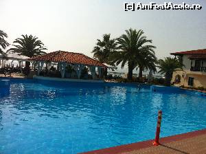 [P09] Piscina si barul de la piscina » foto by dalinflorin
 - 
<span class="allrVoted glyphicon glyphicon-heart hidden" id="av537098"></span>
<a class="m-l-10 hidden" id="sv537098" onclick="voting_Foto_DelVot(,537098,17005)" role="button">șterge vot <span class="glyphicon glyphicon-remove"></span></a>
<a id="v9537098" class=" c-red"  onclick="voting_Foto_SetVot(537098)" role="button"><span class="glyphicon glyphicon-heart-empty"></span> <b>LIKE</b> = Votează poza</a> <img class="hidden"  id="f537098W9" src="/imagini/loader.gif" border="0" /><span class="AjErrMes hidden" id="e537098ErM"></span>