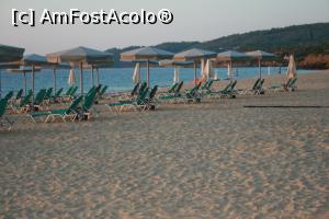 [P12] Plaja, vedere spre bratul Sithonia » foto by Flaviu
 - 
<span class="allrVoted glyphicon glyphicon-heart hidden" id="av897754"></span>
<a class="m-l-10 hidden" id="sv897754" onclick="voting_Foto_DelVot(,897754,17005)" role="button">șterge vot <span class="glyphicon glyphicon-remove"></span></a>
<a id="v9897754" class=" c-red"  onclick="voting_Foto_SetVot(897754)" role="button"><span class="glyphicon glyphicon-heart-empty"></span> <b>LIKE</b> = Votează poza</a> <img class="hidden"  id="f897754W9" src="/imagini/loader.gif" border="0" /><span class="AjErrMes hidden" id="e897754ErM"></span>