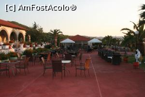 [P16] In fata, Theater Bar cu terasa aferenta » foto by Flaviu
 - 
<span class="allrVoted glyphicon glyphicon-heart hidden" id="av897758"></span>
<a class="m-l-10 hidden" id="sv897758" onclick="voting_Foto_DelVot(,897758,17005)" role="button">șterge vot <span class="glyphicon glyphicon-remove"></span></a>
<a id="v9897758" class=" c-red"  onclick="voting_Foto_SetVot(897758)" role="button"><span class="glyphicon glyphicon-heart-empty"></span> <b>LIKE</b> = Votează poza</a> <img class="hidden"  id="f897758W9" src="/imagini/loader.gif" border="0" /><span class="AjErrMes hidden" id="e897758ErM"></span>