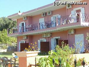 [P06] Vila din exterior » foto by leviescsilla
 - 
<span class="allrVoted glyphicon glyphicon-heart hidden" id="av541246"></span>
<a class="m-l-10 hidden" id="sv541246" onclick="voting_Foto_DelVot(,541246,17029)" role="button">șterge vot <span class="glyphicon glyphicon-remove"></span></a>
<a id="v9541246" class=" c-red"  onclick="voting_Foto_SetVot(541246)" role="button"><span class="glyphicon glyphicon-heart-empty"></span> <b>LIKE</b> = Votează poza</a> <img class="hidden"  id="f541246W9" src="/imagini/loader.gif" border="0" /><span class="AjErrMes hidden" id="e541246ErM"></span>