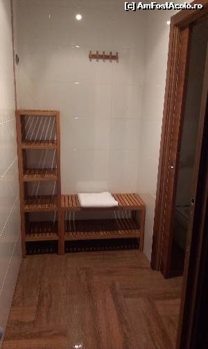[P07] Vestiarul din spa.  » foto by alinaro
 - 
<span class="allrVoted glyphicon glyphicon-heart hidden" id="av537990"></span>
<a class="m-l-10 hidden" id="sv537990" onclick="voting_Foto_DelVot(,537990,17035)" role="button">șterge vot <span class="glyphicon glyphicon-remove"></span></a>
<a id="v9537990" class=" c-red"  onclick="voting_Foto_SetVot(537990)" role="button"><span class="glyphicon glyphicon-heart-empty"></span> <b>LIKE</b> = Votează poza</a> <img class="hidden"  id="f537990W9" src="/imagini/loader.gif" border="0" /><span class="AjErrMes hidden" id="e537990ErM"></span>