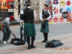 [P14] Edinborgh - Tineri și cântecele lor tradiționale.  » foto by iulianic
 - 
<span class="allrVoted glyphicon glyphicon-heart hidden" id="av783946"></span>
<a class="m-l-10 hidden" id="sv783946" onclick="voting_Foto_DelVot(,783946,17056)" role="button">șterge vot <span class="glyphicon glyphicon-remove"></span></a>
<a id="v9783946" class=" c-red"  onclick="voting_Foto_SetVot(783946)" role="button"><span class="glyphicon glyphicon-heart-empty"></span> <b>LIKE</b> = Votează poza</a> <img class="hidden"  id="f783946W9" src="/imagini/loader.gif" border="0" /><span class="AjErrMes hidden" id="e783946ErM"></span>