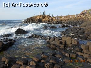 [P18] Giants Causeway - Cadru natural mirific și mulțime de turiști.  » foto by iulianic
 - 
<span class="allrVoted glyphicon glyphicon-heart hidden" id="av783950"></span>
<a class="m-l-10 hidden" id="sv783950" onclick="voting_Foto_DelVot(,783950,17056)" role="button">șterge vot <span class="glyphicon glyphicon-remove"></span></a>
<a id="v9783950" class=" c-red"  onclick="voting_Foto_SetVot(783950)" role="button"><span class="glyphicon glyphicon-heart-empty"></span> <b>LIKE</b> = Votează poza</a> <img class="hidden"  id="f783950W9" src="/imagini/loader.gif" border="0" /><span class="AjErrMes hidden" id="e783950ErM"></span>