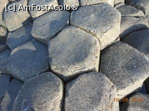 [P20] Giants Causeway - Iată cum a aranjat natura pietrele de pe țărmul oceanului.  » foto by iulianic
 - 
<span class="allrVoted glyphicon glyphicon-heart hidden" id="av783952"></span>
<a class="m-l-10 hidden" id="sv783952" onclick="voting_Foto_DelVot(,783952,17056)" role="button">șterge vot <span class="glyphicon glyphicon-remove"></span></a>
<a id="v9783952" class=" c-red"  onclick="voting_Foto_SetVot(783952)" role="button"><span class="glyphicon glyphicon-heart-empty"></span> <b>LIKE</b> = Votează poza</a> <img class="hidden"  id="f783952W9" src="/imagini/loader.gif" border="0" /><span class="AjErrMes hidden" id="e783952ErM"></span>