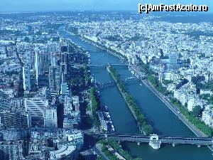[P15] vedere din Tour Eiffel spre Sena » foto by Yolanda
 - 
<span class="allrVoted glyphicon glyphicon-heart hidden" id="av539049"></span>
<a class="m-l-10 hidden" id="sv539049" onclick="voting_Foto_DelVot(,539049,17056)" role="button">șterge vot <span class="glyphicon glyphicon-remove"></span></a>
<a id="v9539049" class=" c-red"  onclick="voting_Foto_SetVot(539049)" role="button"><span class="glyphicon glyphicon-heart-empty"></span> <b>LIKE</b> = Votează poza</a> <img class="hidden"  id="f539049W9" src="/imagini/loader.gif" border="0" /><span class="AjErrMes hidden" id="e539049ErM"></span>