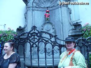 [P18] Manneken Pis, imbracat pe rând de diverse tari care trimit haine- povesteste ghidul » foto by Yolanda
 - 
<span class="allrVoted glyphicon glyphicon-heart hidden" id="av539054"></span>
<a class="m-l-10 hidden" id="sv539054" onclick="voting_Foto_DelVot(,539054,17056)" role="button">șterge vot <span class="glyphicon glyphicon-remove"></span></a>
<a id="v9539054" class=" c-red"  onclick="voting_Foto_SetVot(539054)" role="button"><span class="glyphicon glyphicon-heart-empty"></span> <b>LIKE</b> = Votează poza</a> <img class="hidden"  id="f539054W9" src="/imagini/loader.gif" border="0" /><span class="AjErrMes hidden" id="e539054ErM"></span>