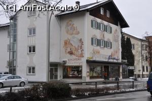 [P13] Suntem in Garmish Partenkirchen si primele cladiri pictate » foto by DOINITA
 - 
<span class="allrVoted glyphicon glyphicon-heart hidden" id="av945637"></span>
<a class="m-l-10 hidden" id="sv945637" onclick="voting_Foto_DelVot(,945637,17056)" role="button">șterge vot <span class="glyphicon glyphicon-remove"></span></a>
<a id="v9945637" class=" c-red"  onclick="voting_Foto_SetVot(945637)" role="button"><span class="glyphicon glyphicon-heart-empty"></span> <b>LIKE</b> = Votează poza</a> <img class="hidden"  id="f945637W9" src="/imagini/loader.gif" border="0" /><span class="AjErrMes hidden" id="e945637ErM"></span>