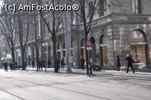 [P11] Zona bancara a orasului in pauza de masa » foto by DOINITA
 - 
<span class="allrVoted glyphicon glyphicon-heart hidden" id="av947457"></span>
<a class="m-l-10 hidden" id="sv947457" onclick="voting_Foto_DelVot(,947457,17056)" role="button">șterge vot <span class="glyphicon glyphicon-remove"></span></a>
<a id="v9947457" class=" c-red"  onclick="voting_Foto_SetVot(947457)" role="button"><span class="glyphicon glyphicon-heart-empty"></span> <b>LIKE</b> = Votează poza</a> <img class="hidden"  id="f947457W9" src="/imagini/loader.gif" border="0" /><span class="AjErrMes hidden" id="e947457ErM"></span>