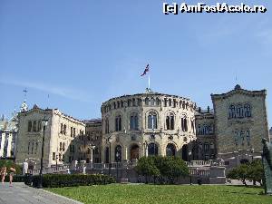 [P27] Oslo. Clădirea Parlamentului.  » foto by viorel2
 - 
<span class="allrVoted glyphicon glyphicon-heart hidden" id="av539980"></span>
<a class="m-l-10 hidden" id="sv539980" onclick="voting_Foto_DelVot(,539980,17056)" role="button">șterge vot <span class="glyphicon glyphicon-remove"></span></a>
<a id="v9539980" class=" c-red"  onclick="voting_Foto_SetVot(539980)" role="button"><span class="glyphicon glyphicon-heart-empty"></span> <b>LIKE</b> = Votează poza</a> <img class="hidden"  id="f539980W9" src="/imagini/loader.gif" border="0" /><span class="AjErrMes hidden" id="e539980ErM"></span>