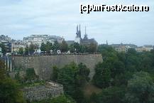 [P10] Luxemburg, cu o vedere generala a orasului, jos se vad fortificatiile vechiului oras iar sus orasul de azi, minunat » foto by ileanaxperta*
 - 
<span class="allrVoted glyphicon glyphicon-heart hidden" id="av113166"></span>
<a class="m-l-10 hidden" id="sv113166" onclick="voting_Foto_DelVot(,113166,17056)" role="button">șterge vot <span class="glyphicon glyphicon-remove"></span></a>
<a id="v9113166" class=" c-red"  onclick="voting_Foto_SetVot(113166)" role="button"><span class="glyphicon glyphicon-heart-empty"></span> <b>LIKE</b> = Votează poza</a> <img class="hidden"  id="f113166W9" src="/imagini/loader.gif" border="0" /><span class="AjErrMes hidden" id="e113166ErM"></span>