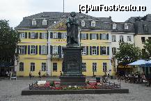 [P08] Statuia lui Beethoven din fata Postei din Bonn » foto by ileanaxperta*
 - 
<span class="allrVoted glyphicon glyphicon-heart hidden" id="av113163"></span>
<a class="m-l-10 hidden" id="sv113163" onclick="voting_Foto_DelVot(,113163,17056)" role="button">șterge vot <span class="glyphicon glyphicon-remove"></span></a>
<a id="v9113163" class=" c-red"  onclick="voting_Foto_SetVot(113163)" role="button"><span class="glyphicon glyphicon-heart-empty"></span> <b>LIKE</b> = Votează poza</a> <img class="hidden"  id="f113163W9" src="/imagini/loader.gif" border="0" /><span class="AjErrMes hidden" id="e113163ErM"></span>