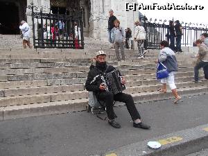[P24] Trubadur in fata bazilicii Sacre Coeur » foto by Tudor-Cristian
 - 
<span class="allrVoted glyphicon glyphicon-heart hidden" id="av669928"></span>
<a class="m-l-10 hidden" id="sv669928" onclick="voting_Foto_DelVot(,669928,17056)" role="button">șterge vot <span class="glyphicon glyphicon-remove"></span></a>
<a id="v9669928" class=" c-red"  onclick="voting_Foto_SetVot(669928)" role="button"><span class="glyphicon glyphicon-heart-empty"></span> <b>LIKE</b> = Votează poza</a> <img class="hidden"  id="f669928W9" src="/imagini/loader.gif" border="0" /><span class="AjErrMes hidden" id="e669928ErM"></span>