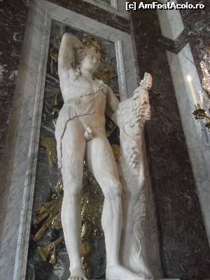 [P32] In Palatul Versailles » foto by Tudor-Cristian
 - 
<span class="allrVoted glyphicon glyphicon-heart hidden" id="av669936"></span>
<a class="m-l-10 hidden" id="sv669936" onclick="voting_Foto_DelVot(,669936,17056)" role="button">șterge vot <span class="glyphicon glyphicon-remove"></span></a>
<a id="v9669936" class=" c-red"  onclick="voting_Foto_SetVot(669936)" role="button"><span class="glyphicon glyphicon-heart-empty"></span> <b>LIKE</b> = Votează poza</a> <img class="hidden"  id="f669936W9" src="/imagini/loader.gif" border="0" /><span class="AjErrMes hidden" id="e669936ErM"></span>
