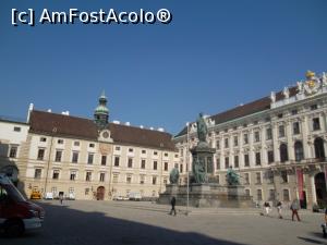 [P36] Viena Hofburg » foto by d.croitoru
 - 
<span class="allrVoted glyphicon glyphicon-heart hidden" id="av1074563"></span>
<a class="m-l-10 hidden" id="sv1074563" onclick="voting_Foto_DelVot(,1074563,17056)" role="button">șterge vot <span class="glyphicon glyphicon-remove"></span></a>
<a id="v91074563" class=" c-red"  onclick="voting_Foto_SetVot(1074563)" role="button"><span class="glyphicon glyphicon-heart-empty"></span> <b>LIKE</b> = Votează poza</a> <img class="hidden"  id="f1074563W9" src="/imagini/loader.gif" border="0" /><span class="AjErrMes hidden" id="e1074563ErM"></span>