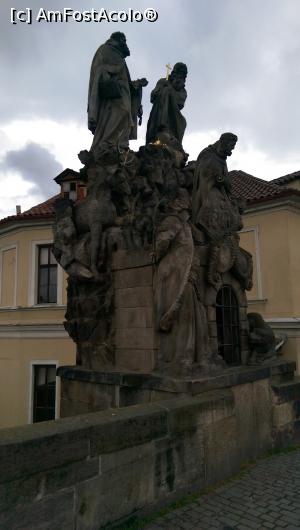 [P06] Praga. Podul Carol » foto by Emma79
 - 
<span class="allrVoted glyphicon glyphicon-heart hidden" id="av877542"></span>
<a class="m-l-10 hidden" id="sv877542" onclick="voting_Foto_DelVot(,877542,17056)" role="button">șterge vot <span class="glyphicon glyphicon-remove"></span></a>
<a id="v9877542" class=" c-red"  onclick="voting_Foto_SetVot(877542)" role="button"><span class="glyphicon glyphicon-heart-empty"></span> <b>LIKE</b> = Votează poza</a> <img class="hidden"  id="f877542W9" src="/imagini/loader.gif" border="0" /><span class="AjErrMes hidden" id="e877542ErM"></span>
