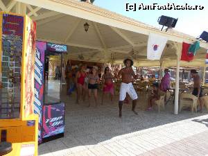 [P20] animatii la piscina » foto by sissysist
 - 
<span class="allrVoted glyphicon glyphicon-heart hidden" id="av540224"></span>
<a class="m-l-10 hidden" id="sv540224" onclick="voting_Foto_DelVot(,540224,17067)" role="button">șterge vot <span class="glyphicon glyphicon-remove"></span></a>
<a id="v9540224" class=" c-red"  onclick="voting_Foto_SetVot(540224)" role="button"><span class="glyphicon glyphicon-heart-empty"></span> <b>LIKE</b> = Votează poza</a> <img class="hidden"  id="f540224W9" src="/imagini/loader.gif" border="0" /><span class="AjErrMes hidden" id="e540224ErM"></span>