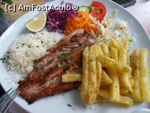 [P15] Mușchiulet de porc la Perivoli Taverna » foto by mirmicu
 - 
<span class="allrVoted glyphicon glyphicon-heart hidden" id="av977037"></span>
<a class="m-l-10 hidden" id="sv977037" onclick="voting_Foto_DelVot(,977037,17099)" role="button">șterge vot <span class="glyphicon glyphicon-remove"></span></a>
<a id="v9977037" class=" c-red"  onclick="voting_Foto_SetVot(977037)" role="button"><span class="glyphicon glyphicon-heart-empty"></span> <b>LIKE</b> = Votează poza</a> <img class="hidden"  id="f977037W9" src="/imagini/loader.gif" border="0" /><span class="AjErrMes hidden" id="e977037ErM"></span>
