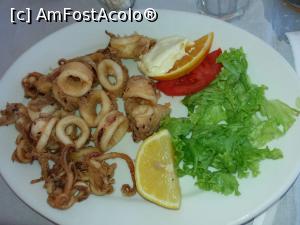 [P07] Cei mai fragezi calamari la Mega Ammos Taverna » foto by mirmicu
 - 
<span class="allrVoted glyphicon glyphicon-heart hidden" id="av977029"></span>
<a class="m-l-10 hidden" id="sv977029" onclick="voting_Foto_DelVot(,977029,17099)" role="button">șterge vot <span class="glyphicon glyphicon-remove"></span></a>
<a id="v9977029" class=" c-red"  onclick="voting_Foto_SetVot(977029)" role="button"><span class="glyphicon glyphicon-heart-empty"></span> <b>LIKE</b> = Votează poza</a> <img class="hidden"  id="f977029W9" src="/imagini/loader.gif" border="0" /><span class="AjErrMes hidden" id="e977029ErM"></span>