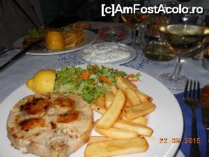 [P05] Parga - Restaurant Veneziano, peşte spadă la grătar şi vinul casei.  » foto by iulianic
 - 
<span class="allrVoted glyphicon glyphicon-heart hidden" id="av679702"></span>
<a class="m-l-10 hidden" id="sv679702" onclick="voting_Foto_DelVot(,679702,17099)" role="button">șterge vot <span class="glyphicon glyphicon-remove"></span></a>
<a id="v9679702" class=" c-red"  onclick="voting_Foto_SetVot(679702)" role="button"><span class="glyphicon glyphicon-heart-empty"></span> <b>LIKE</b> = Votează poza</a> <img class="hidden"  id="f679702W9" src="/imagini/loader.gif" border="0" /><span class="AjErrMes hidden" id="e679702ErM"></span>