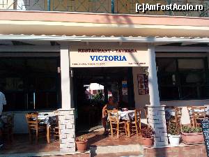 [P02] Restaurant-Taverna Victoria situată în apropierea Vilei Two Brothers și a Hotelului Torini. În fiecare seara prea puțini clienți erau la mese.  » foto by ovidiuyepi
 - 
<span class="allrVoted glyphicon glyphicon-heart hidden" id="av676093"></span>
<a class="m-l-10 hidden" id="sv676093" onclick="voting_Foto_DelVot(,676093,17099)" role="button">șterge vot <span class="glyphicon glyphicon-remove"></span></a>
<a id="v9676093" class=" c-red"  onclick="voting_Foto_SetVot(676093)" role="button"><span class="glyphicon glyphicon-heart-empty"></span> <b>LIKE</b> = Votează poza</a> <img class="hidden"  id="f676093W9" src="/imagini/loader.gif" border="0" /><span class="AjErrMes hidden" id="e676093ErM"></span>
