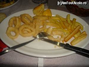 [P09] Inele de calamar la Taverna Sideris.  » foto by Giorgios
 - 
<span class="allrVoted glyphicon glyphicon-heart hidden" id="av670393"></span>
<a class="m-l-10 hidden" id="sv670393" onclick="voting_Foto_DelVot(,670393,17099)" role="button">șterge vot <span class="glyphicon glyphicon-remove"></span></a>
<a id="v9670393" class=" c-red"  onclick="voting_Foto_SetVot(670393)" role="button"><span class="glyphicon glyphicon-heart-empty"></span> <b>LIKE</b> = Votează poza</a> <img class="hidden"  id="f670393W9" src="/imagini/loader.gif" border="0" /><span class="AjErrMes hidden" id="e670393ErM"></span>