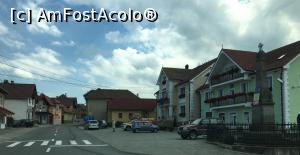 [P13] Centru Jina-primăria și monumentul eroilor » foto by AZE
 - 
<span class="allrVoted glyphicon glyphicon-heart hidden" id="av1188247"></span>
<a class="m-l-10 hidden" id="sv1188247" onclick="voting_Foto_DelVot(,1188247,17137)" role="button">șterge vot <span class="glyphicon glyphicon-remove"></span></a>
<a id="v91188247" class=" c-red"  onclick="voting_Foto_SetVot(1188247)" role="button"><span class="glyphicon glyphicon-heart-empty"></span> <b>LIKE</b> = Votează poza</a> <img class="hidden"  id="f1188247W9" src="/imagini/loader.gif" border="0" /><span class="AjErrMes hidden" id="e1188247ErM"></span>