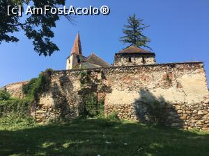 [P23] Dobârca-biserica fortificată » foto by AZE
 - 
<span class="allrVoted glyphicon glyphicon-heart hidden" id="av1188257"></span>
<a class="m-l-10 hidden" id="sv1188257" onclick="voting_Foto_DelVot(,1188257,17137)" role="button">șterge vot <span class="glyphicon glyphicon-remove"></span></a>
<a id="v91188257" class=" c-red"  onclick="voting_Foto_SetVot(1188257)" role="button"><span class="glyphicon glyphicon-heart-empty"></span> <b>LIKE</b> = Votează poza</a> <img class="hidden"  id="f1188257W9" src="/imagini/loader.gif" border="0" /><span class="AjErrMes hidden" id="e1188257ErM"></span>