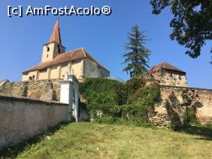 [P28] Dobârca-biserica fortificată » foto by AZE
 - 
<span class="allrVoted glyphicon glyphicon-heart hidden" id="av1188262"></span>
<a class="m-l-10 hidden" id="sv1188262" onclick="voting_Foto_DelVot(,1188262,17137)" role="button">șterge vot <span class="glyphicon glyphicon-remove"></span></a>
<a id="v91188262" class=" c-red"  onclick="voting_Foto_SetVot(1188262)" role="button"><span class="glyphicon glyphicon-heart-empty"></span> <b>LIKE</b> = Votează poza</a> <img class="hidden"  id="f1188262W9" src="/imagini/loader.gif" border="0" /><span class="AjErrMes hidden" id="e1188262ErM"></span>
