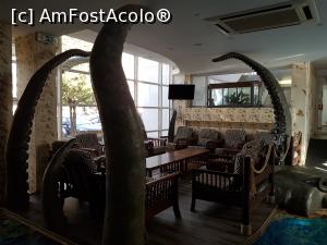 [P05] Hotelul Bicaz Pirates Resort - în zona recepției. » foto by Floryn81
 - 
<span class="allrVoted glyphicon glyphicon-heart hidden" id="av1224511"></span>
<a class="m-l-10 hidden" id="sv1224511" onclick="voting_Foto_DelVot(,1224511,17149)" role="button">șterge vot <span class="glyphicon glyphicon-remove"></span></a>
<a id="v91224511" class=" c-red"  onclick="voting_Foto_SetVot(1224511)" role="button"><span class="glyphicon glyphicon-heart-empty"></span> <b>LIKE</b> = Votează poza</a> <img class="hidden"  id="f1224511W9" src="/imagini/loader.gif" border="0" /><span class="AjErrMes hidden" id="e1224511ErM"></span>