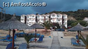 [P08] Hotelul văzut de pe plajă, într-o zi mai puţin însorită » foto by Eduard D
 - 
<span class="allrVoted glyphicon glyphicon-heart hidden" id="av1130661"></span>
<a class="m-l-10 hidden" id="sv1130661" onclick="voting_Foto_DelVot(,1130661,17168)" role="button">șterge vot <span class="glyphicon glyphicon-remove"></span></a>
<a id="v91130661" class=" c-red"  onclick="voting_Foto_SetVot(1130661)" role="button"><span class="glyphicon glyphicon-heart-empty"></span> <b>LIKE</b> = Votează poza</a> <img class="hidden"  id="f1130661W9" src="/imagini/loader.gif" border="0" /><span class="AjErrMes hidden" id="e1130661ErM"></span>