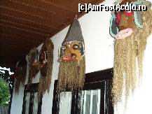 [P02] Măştile de pe prispă » foto by corinka
 - 
<span class="allrVoted glyphicon glyphicon-heart hidden" id="av87932"></span>
<a class="m-l-10 hidden" id="sv87932" onclick="voting_Foto_DelVot(,87932,17175)" role="button">șterge vot <span class="glyphicon glyphicon-remove"></span></a>
<a id="v987932" class=" c-red"  onclick="voting_Foto_SetVot(87932)" role="button"><span class="glyphicon glyphicon-heart-empty"></span> <b>LIKE</b> = Votează poza</a> <img class="hidden"  id="f87932W9" src="/imagini/loader.gif" border="0" /><span class="AjErrMes hidden" id="e87932ErM"></span>