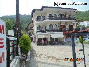 [P02] Vila Memories este doar partea din stanga » foto by Denisa13
 - 
<span class="allrVoted glyphicon glyphicon-heart hidden" id="av544505"></span>
<a class="m-l-10 hidden" id="sv544505" onclick="voting_Foto_DelVot(,544505,17181)" role="button">șterge vot <span class="glyphicon glyphicon-remove"></span></a>
<a id="v9544505" class=" c-red"  onclick="voting_Foto_SetVot(544505)" role="button"><span class="glyphicon glyphicon-heart-empty"></span> <b>LIKE</b> = Votează poza</a> <img class="hidden"  id="f544505W9" src="/imagini/loader.gif" border="0" /><span class="AjErrMes hidden" id="e544505ErM"></span>