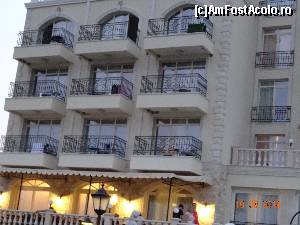 [P04] Hotelul pe înserat văzut din grădină.  » foto by TEOANCA
 - 
<span class="allrVoted glyphicon glyphicon-heart hidden" id="av545280"></span>
<a class="m-l-10 hidden" id="sv545280" onclick="voting_Foto_DelVot(,545280,17212)" role="button">șterge vot <span class="glyphicon glyphicon-remove"></span></a>
<a id="v9545280" class=" c-red"  onclick="voting_Foto_SetVot(545280)" role="button"><span class="glyphicon glyphicon-heart-empty"></span> <b>LIKE</b> = Votează poza</a> <img class="hidden"  id="f545280W9" src="/imagini/loader.gif" border="0" /><span class="AjErrMes hidden" id="e545280ErM"></span>