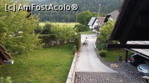 [P19] Alee de intrare la pensiunea unde am fost cazaţi în staţiunea Kranjska Gora, Slovenia.  » foto by traian.leuca †
 - 
<span class="allrVoted glyphicon glyphicon-heart hidden" id="av722600"></span>
<a class="m-l-10 hidden" id="sv722600" onclick="voting_Foto_DelVot(,722600,17223)" role="button">șterge vot <span class="glyphicon glyphicon-remove"></span></a>
<a id="v9722600" class=" c-red"  onclick="voting_Foto_SetVot(722600)" role="button"><span class="glyphicon glyphicon-heart-empty"></span> <b>LIKE</b> = Votează poza</a> <img class="hidden"  id="f722600W9" src="/imagini/loader.gif" border="0" /><span class="AjErrMes hidden" id="e722600ErM"></span>