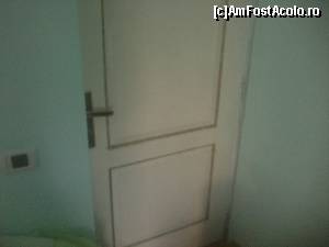 [P14] usa intrare lemn proasta calitate care trb inchisa tare ca sa fie etans » foto by charisteas
 - 
<span class="allrVoted glyphicon glyphicon-heart hidden" id="av545685"></span>
<a class="m-l-10 hidden" id="sv545685" onclick="voting_Foto_DelVot(,545685,17231)" role="button">șterge vot <span class="glyphicon glyphicon-remove"></span></a>
<a id="v9545685" class=" c-red"  onclick="voting_Foto_SetVot(545685)" role="button"><span class="glyphicon glyphicon-heart-empty"></span> <b>LIKE</b> = Votează poza</a> <img class="hidden"  id="f545685W9" src="/imagini/loader.gif" border="0" /><span class="AjErrMes hidden" id="e545685ErM"></span>