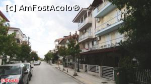 [P02] Strada Athinas, din Olimpiaki Akti. Imagine spre sud, din fața vilei Maria » foto by Costi
 - 
<span class="allrVoted glyphicon glyphicon-heart hidden" id="av962216"></span>
<a class="m-l-10 hidden" id="sv962216" onclick="voting_Foto_DelVot(,962216,17237)" role="button">șterge vot <span class="glyphicon glyphicon-remove"></span></a>
<a id="v9962216" class=" c-red"  onclick="voting_Foto_SetVot(962216)" role="button"><span class="glyphicon glyphicon-heart-empty"></span> <b>LIKE</b> = Votează poza</a> <img class="hidden"  id="f962216W9" src="/imagini/loader.gif" border="0" /><span class="AjErrMes hidden" id="e962216ErM"></span>